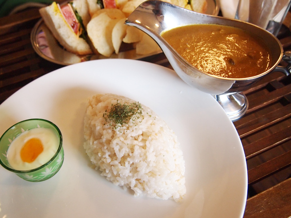 DOux CAFE　チキンカレー