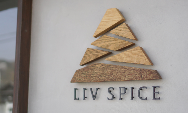 LIV SPICE　ロゴ