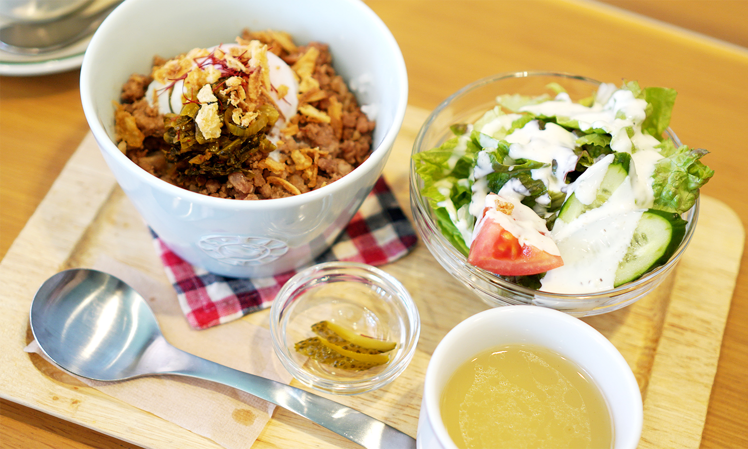 HARAPEKO Café　ランチ　豚バラ肉の煮込みかけご飯セット