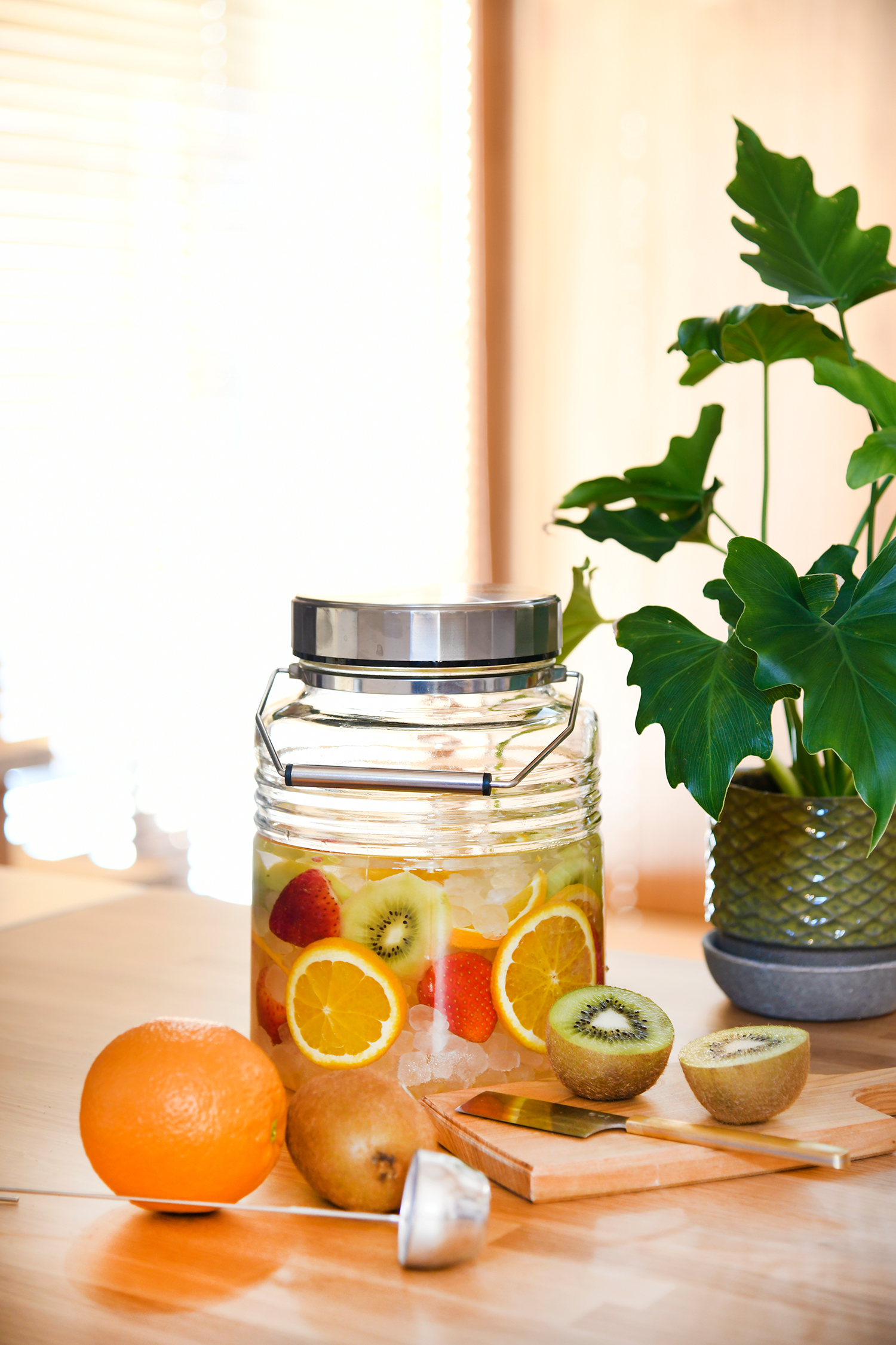 望月建材,モデルハウス,くだもの畑の桐の家,カワグチ企画,キッチン,アデリア,果実酒コンテナー